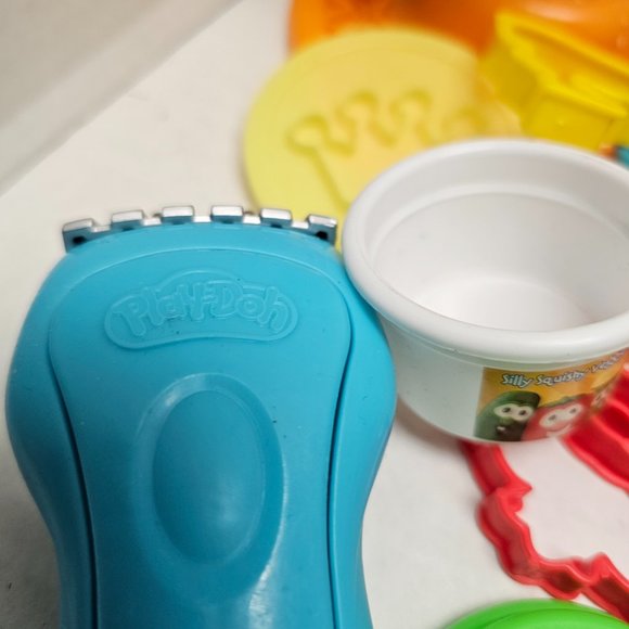 Lot Playdoh Tools Veggie Tales Buzz n Cut Fuzzy  Molding Playset - Picture 10 of 16